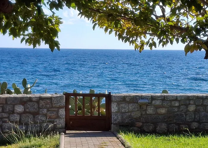 Vilă Alisahni Beachfront