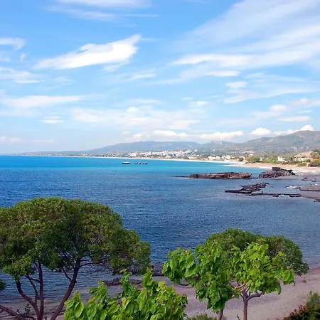 Vila Alisahni Beachfront *